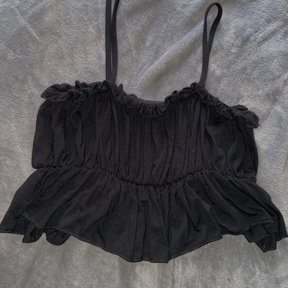 Pretty little thing black crop top 🖤
